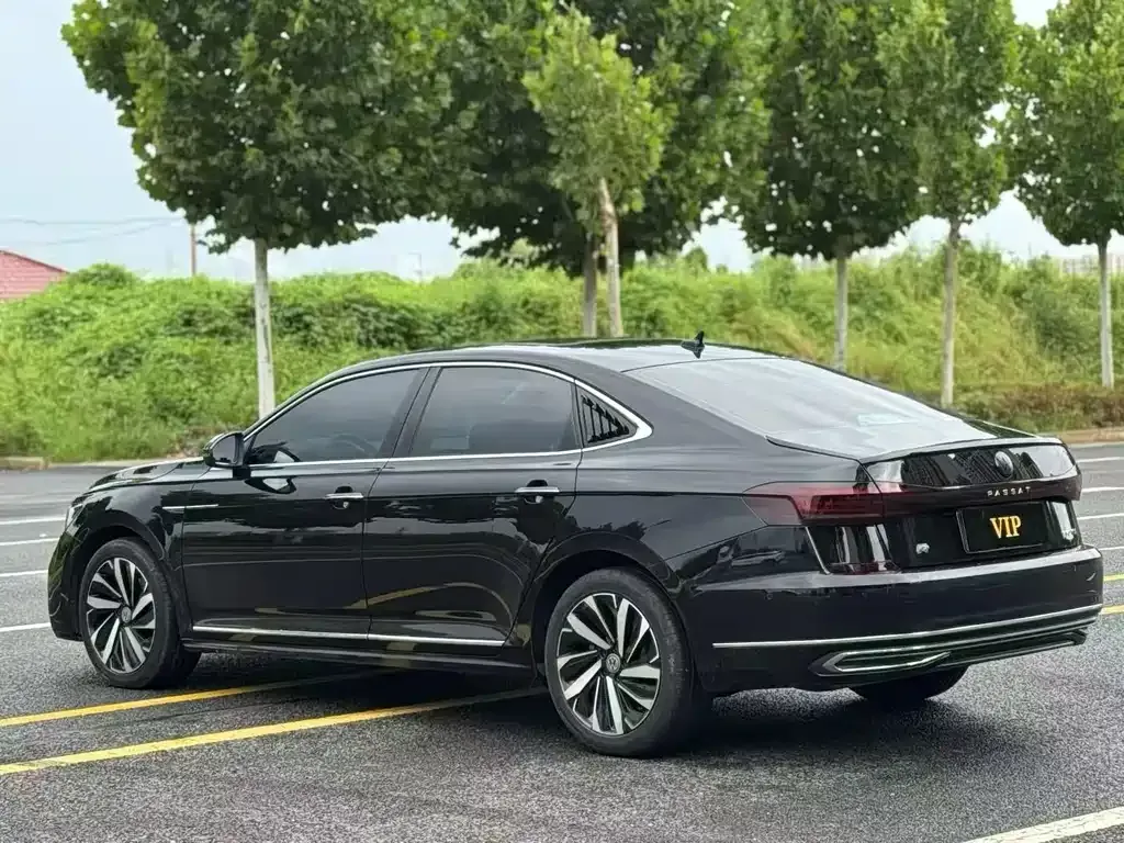 Volkswagen Passat — фото 6