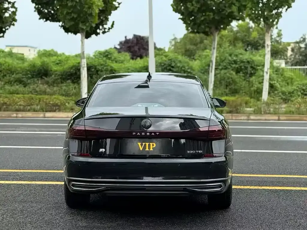 Volkswagen Passat — фото 9