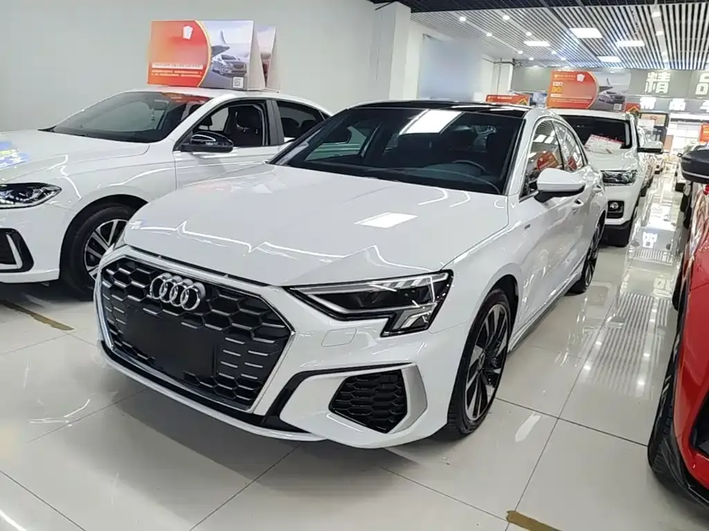 Audi A3 — фото 1