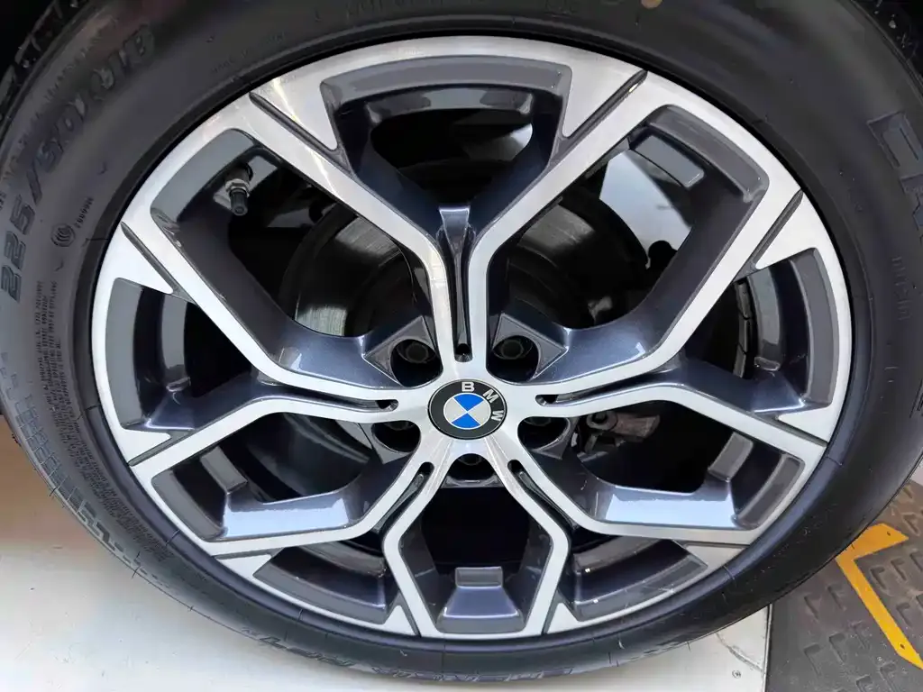 BMW X1 — фото 9