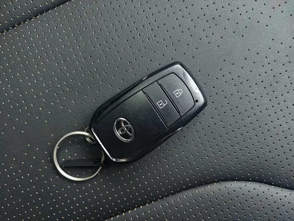 Toyota Corolla Cross — фото 10