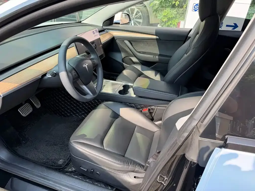 Tesla Model 3 — фото 2