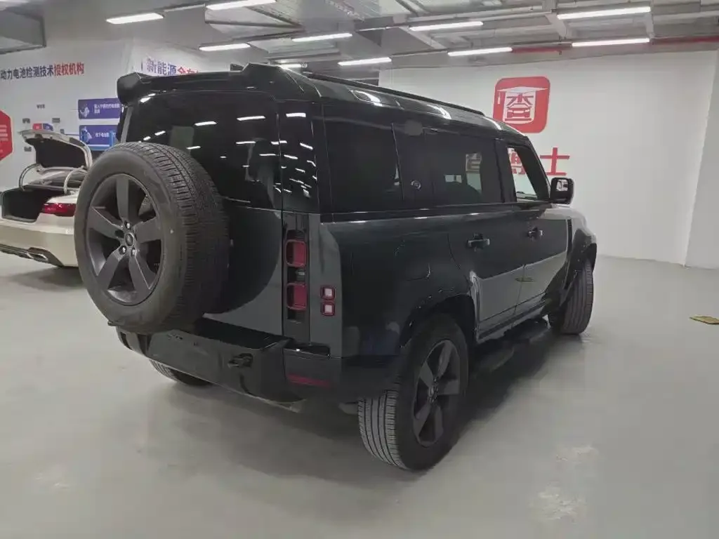 Land Rover Defender — фото 5