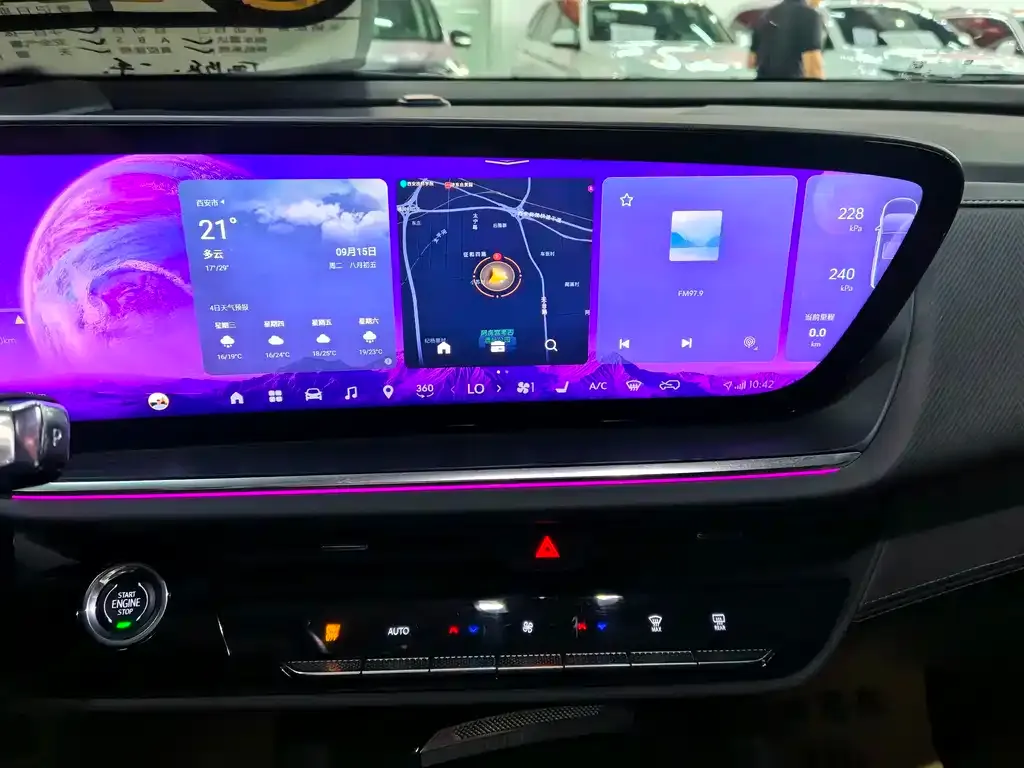 Buick Envision Plus — фото 5