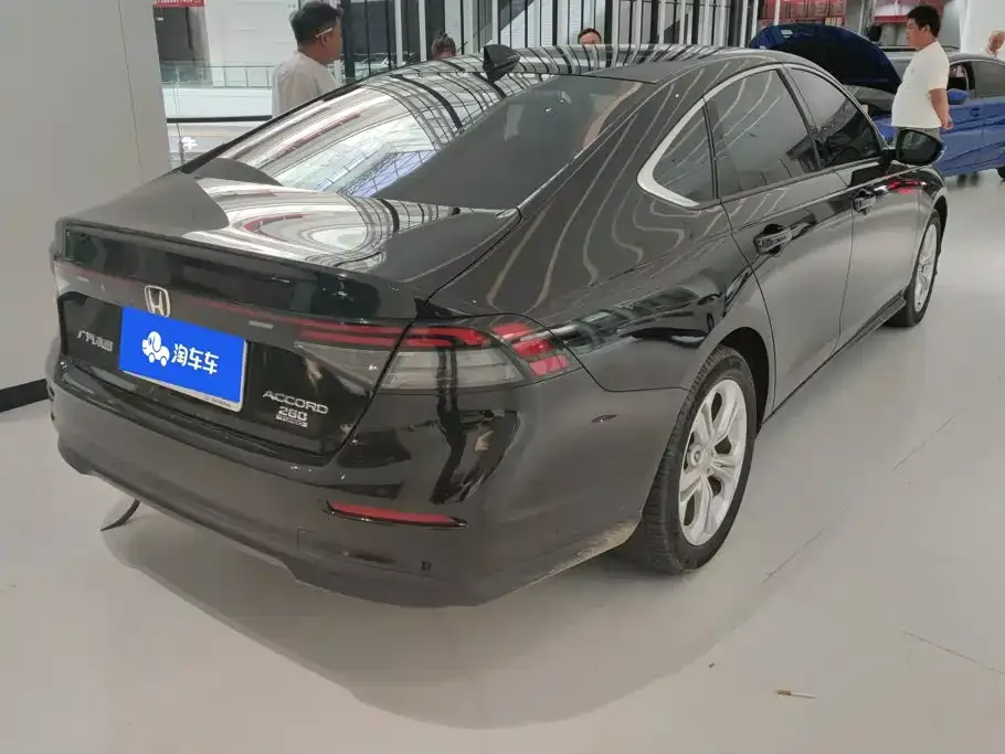 Honda Accord — фото 7