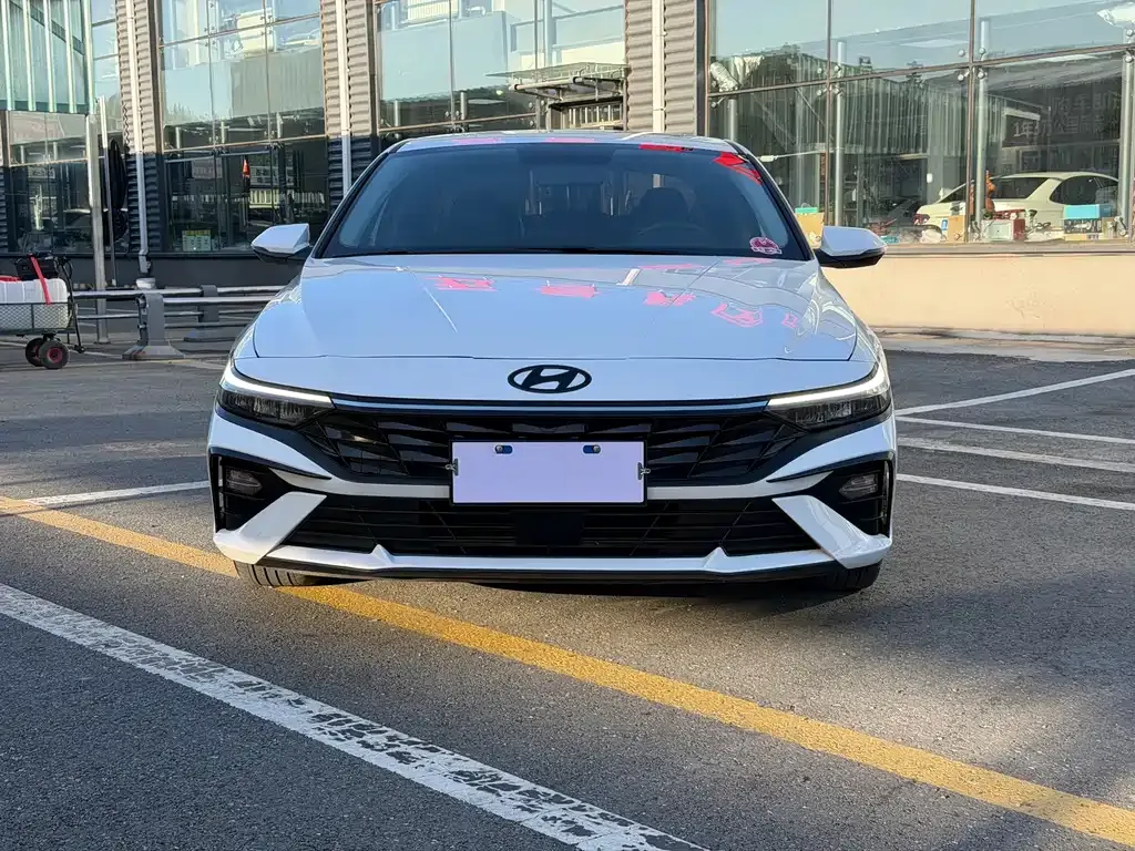 Hyundai Elantra — фото 8