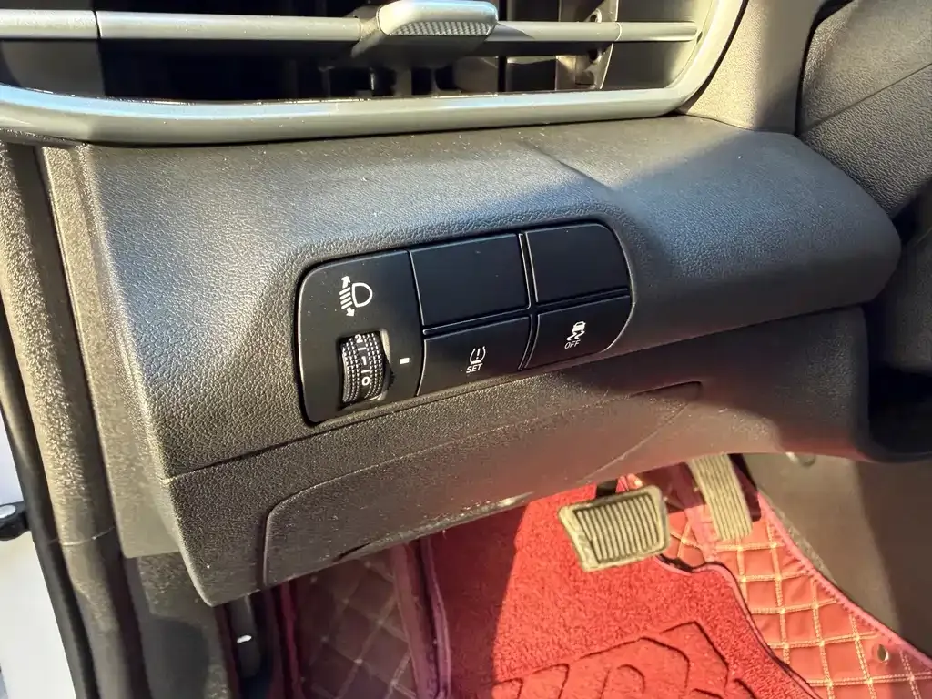 Hyundai Elantra — фото 10