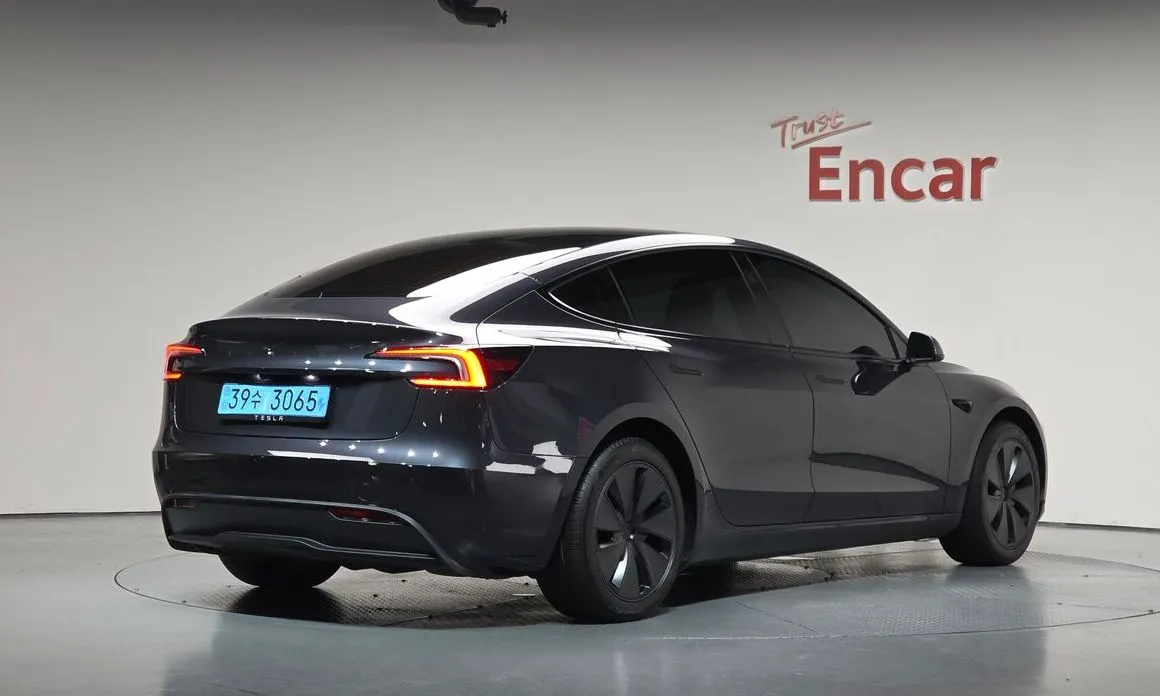 Tesla Model 3 — фото 5