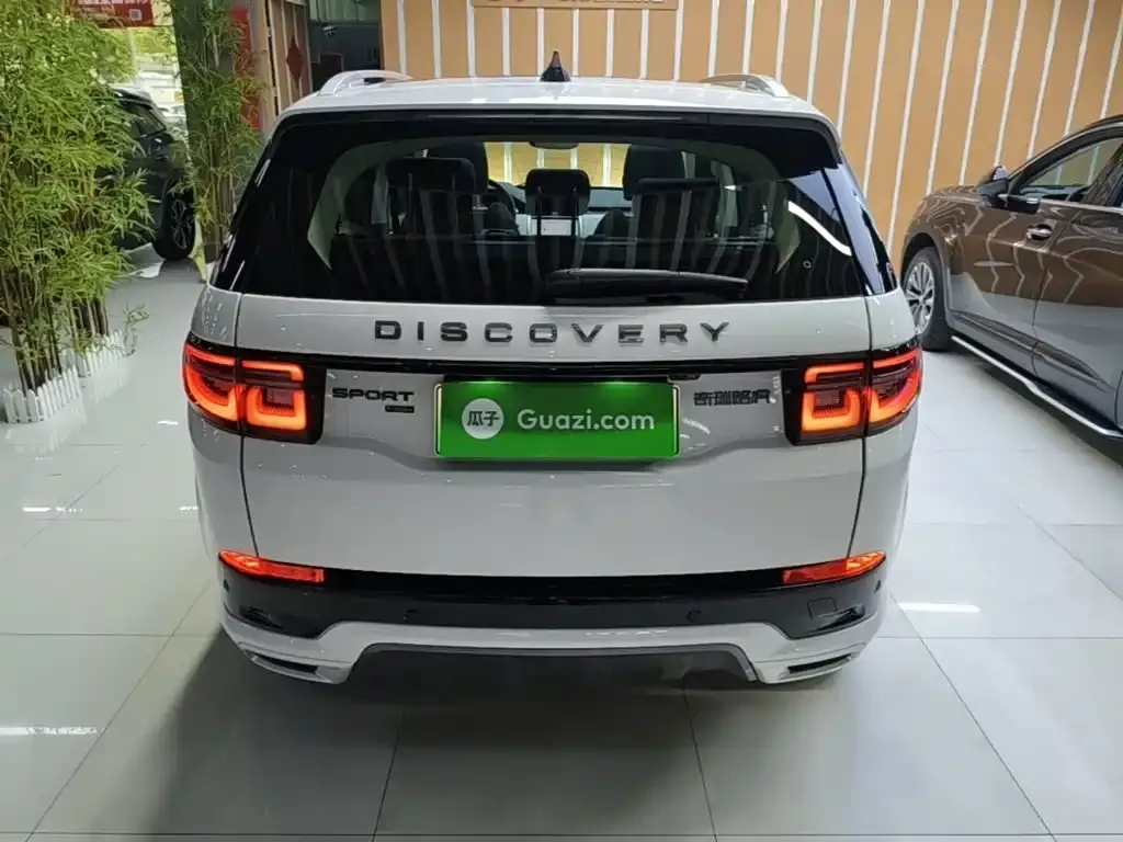 Land Rover Discovery Sport Hybrid — фото 9