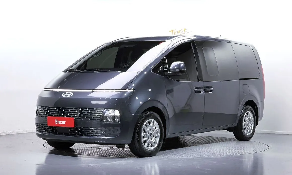 Hyundai Staria — фото 1