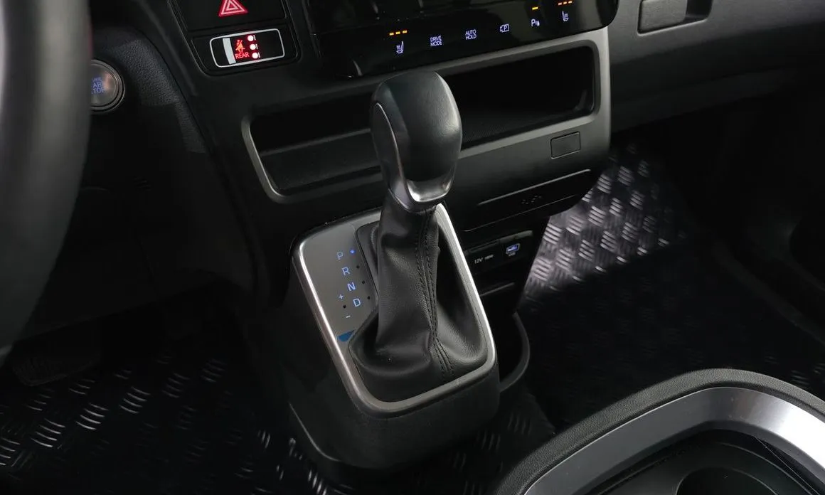 Hyundai Staria — фото 2