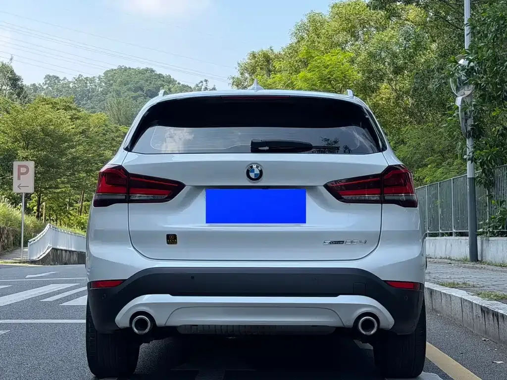 BMW X1 — фото 10