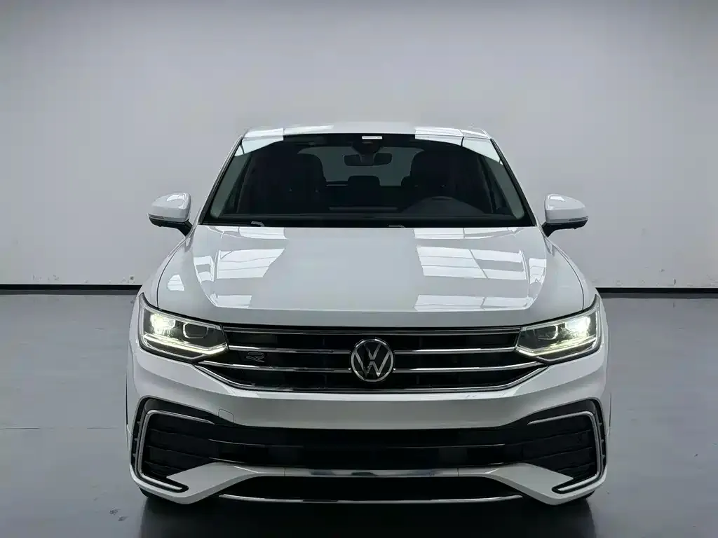 Volkswagen Tiguan L — фото 3