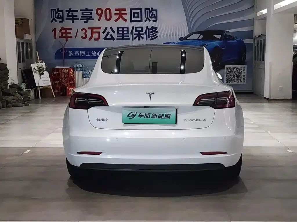 Tesla Model 3 — фото 5