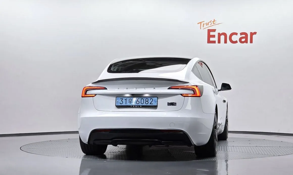 Tesla Model 3 — фото 3