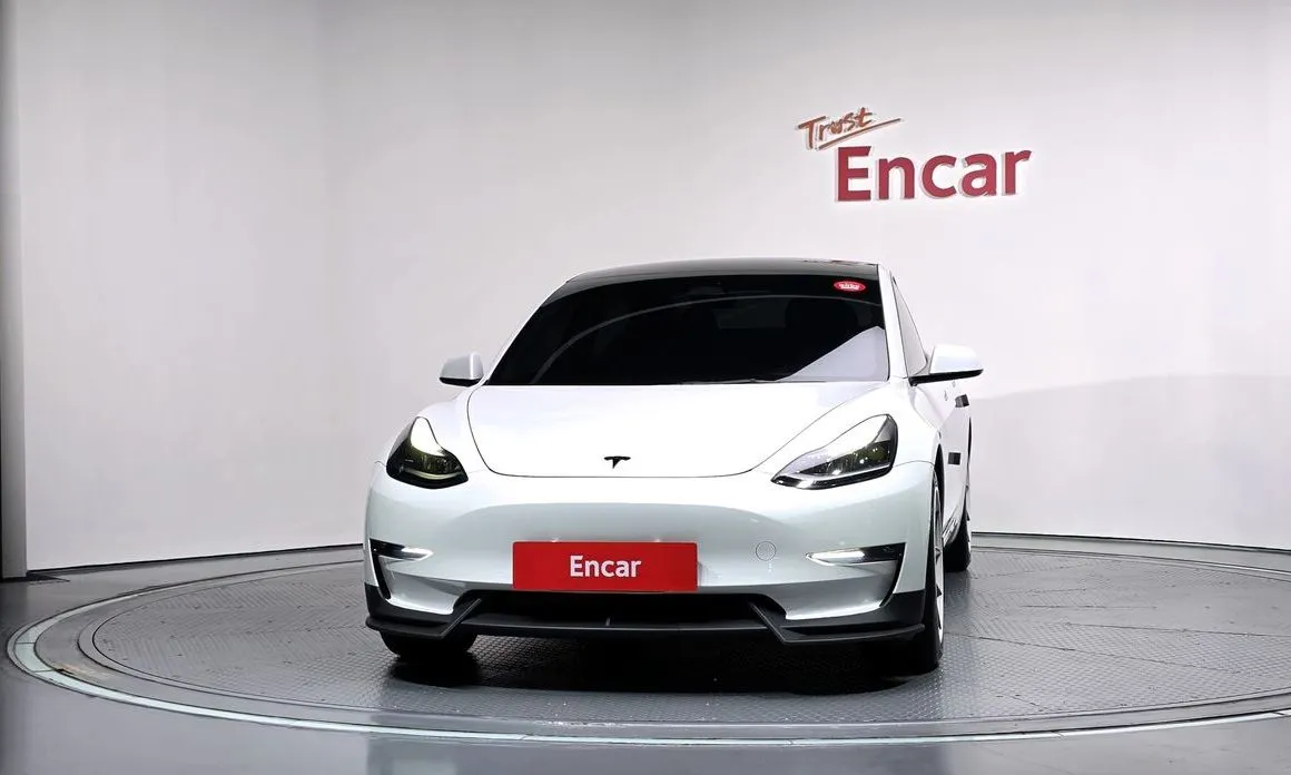 Tesla Model 3 — фото 5