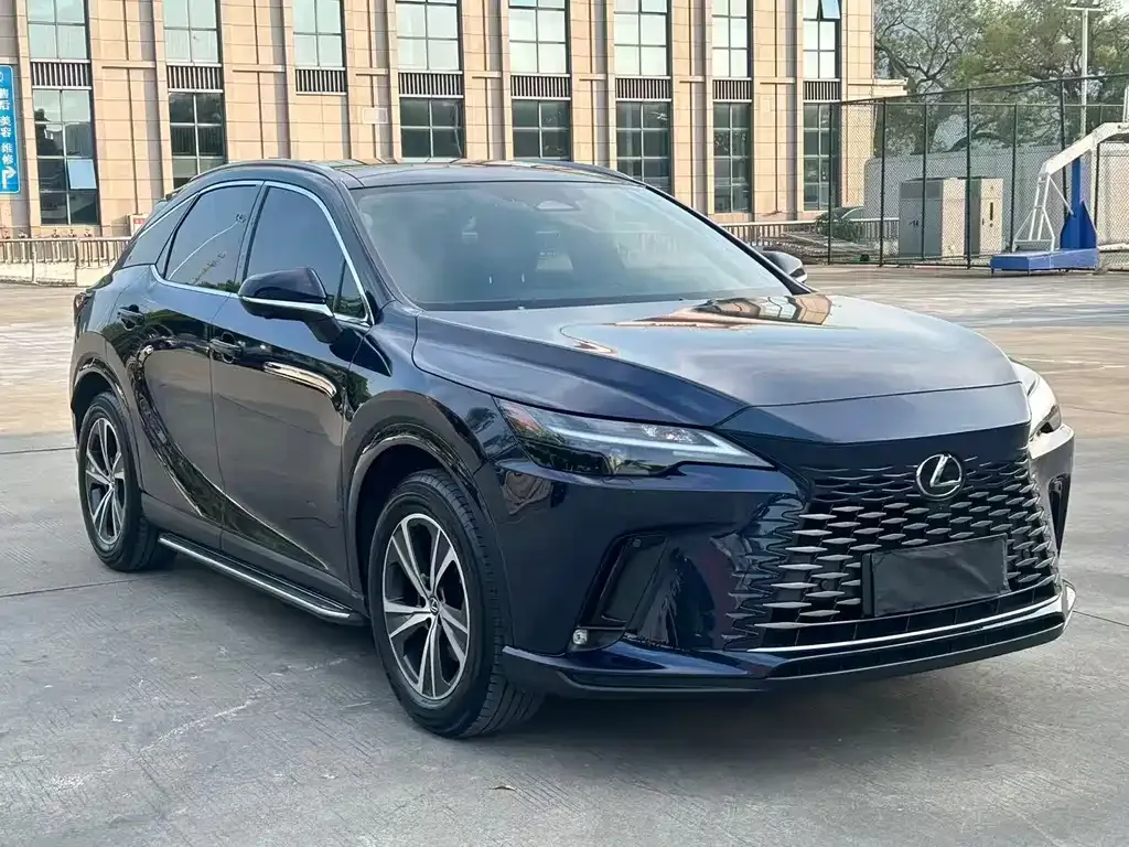 Lexus RX — фото 1