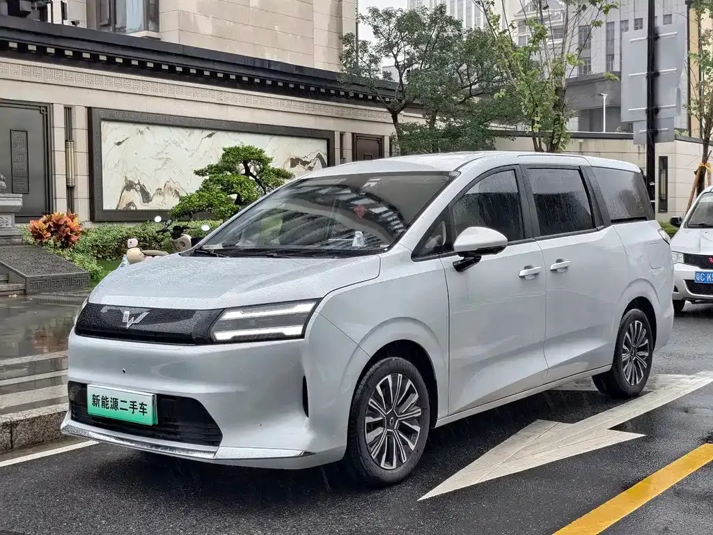 Wuling Xingguang 730 New Energy — фото 1