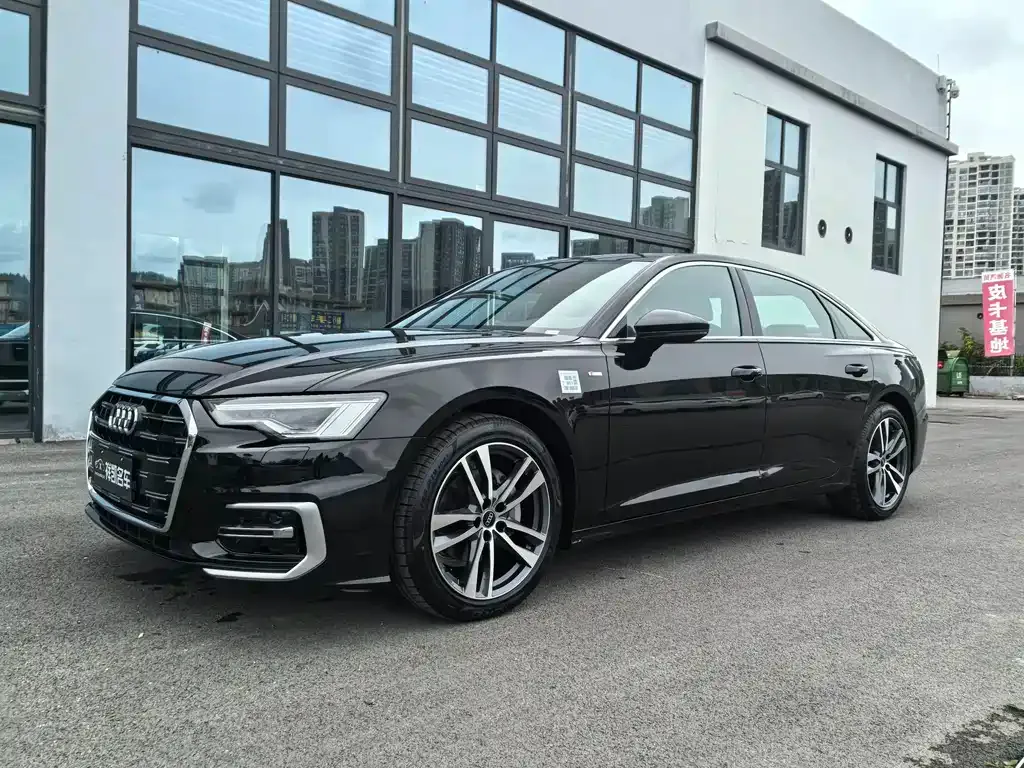 Audi A6L — фото 1