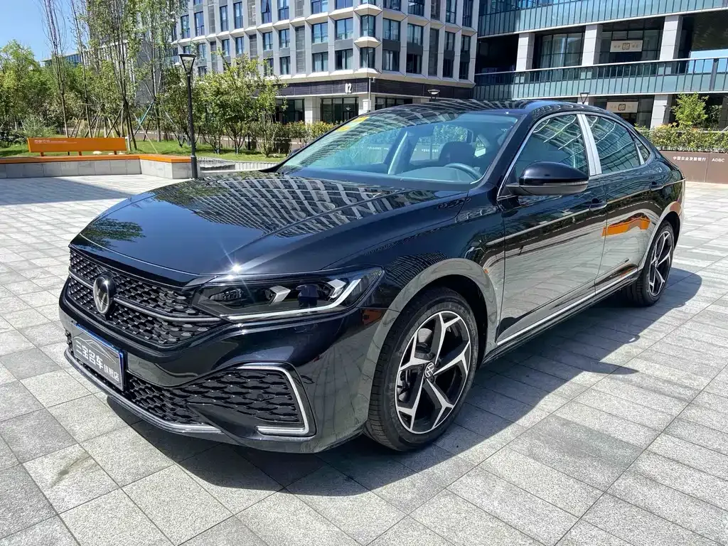Volkswagen Passat — фото 1