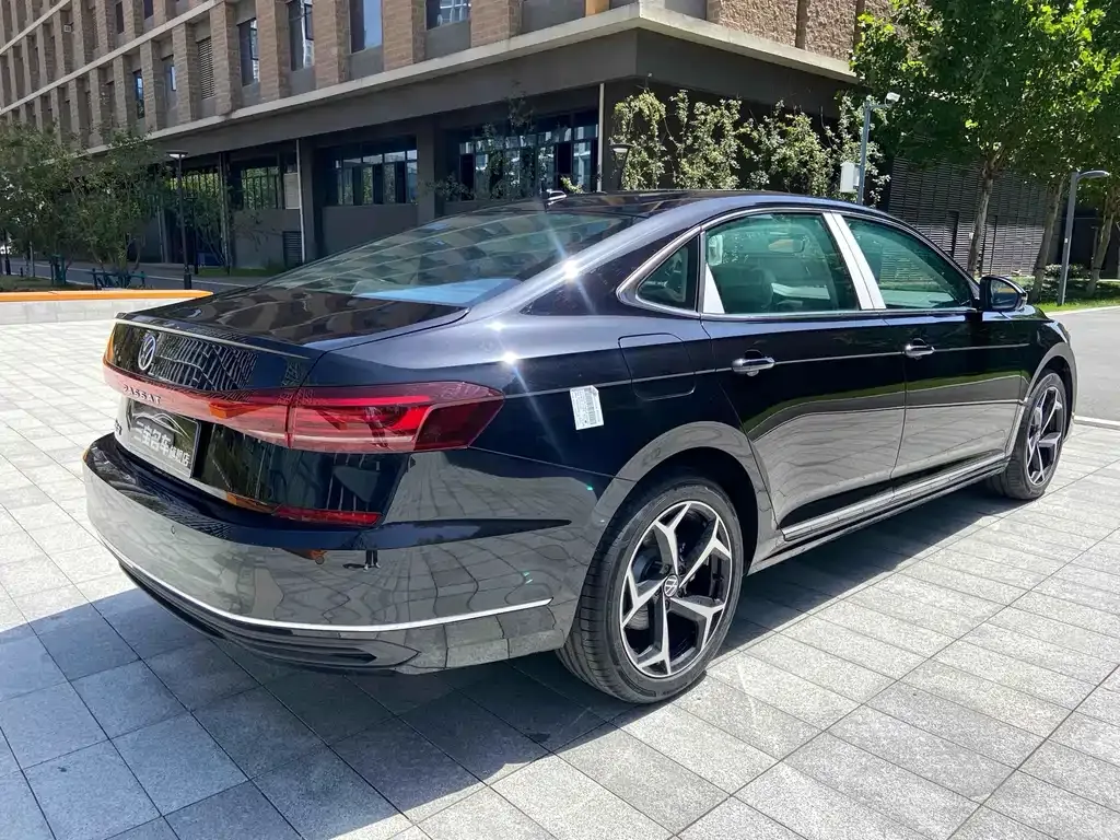 Volkswagen Passat — фото 8