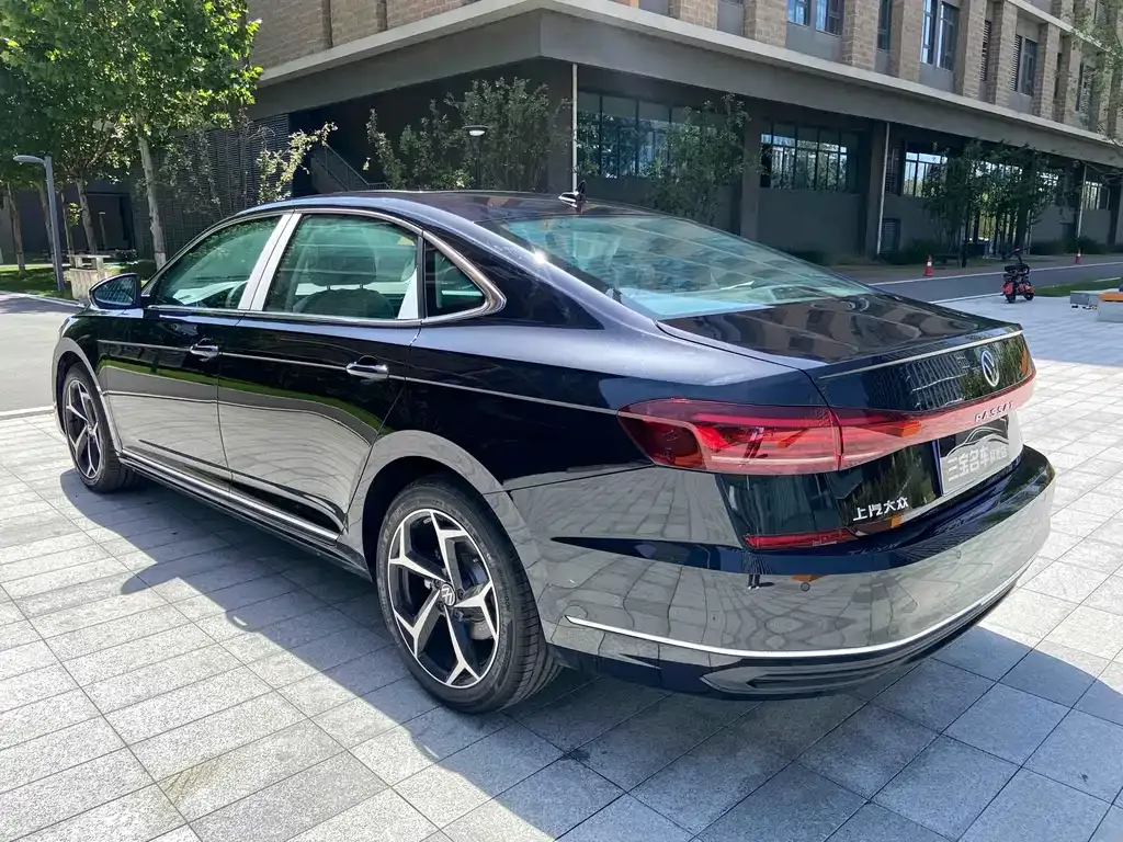 Volkswagen Passat — фото 9