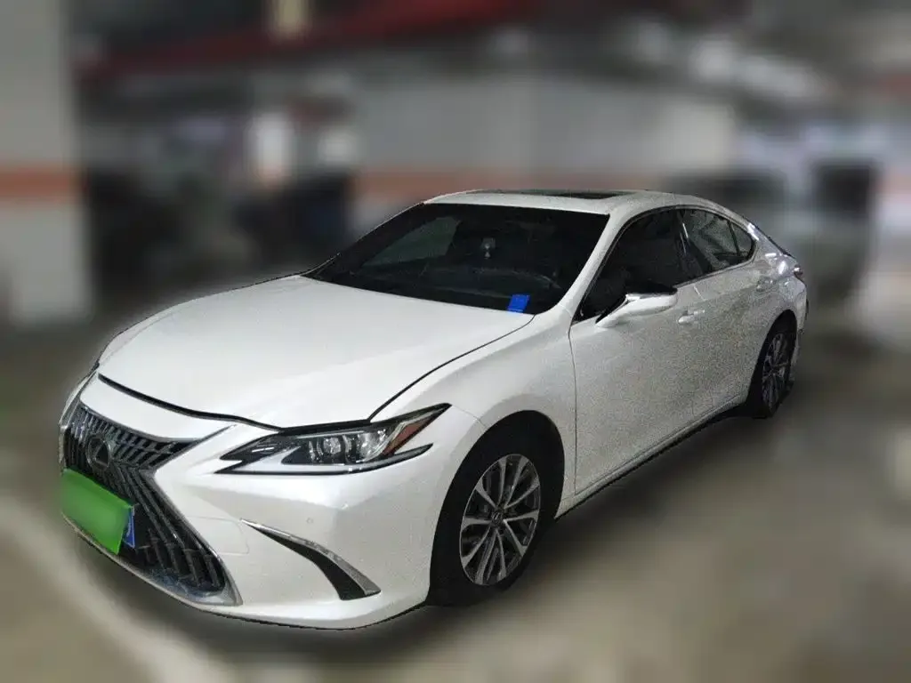 Lexus ES — фото 1