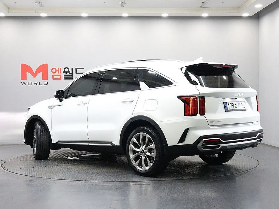 Kia Sorento — фото 10