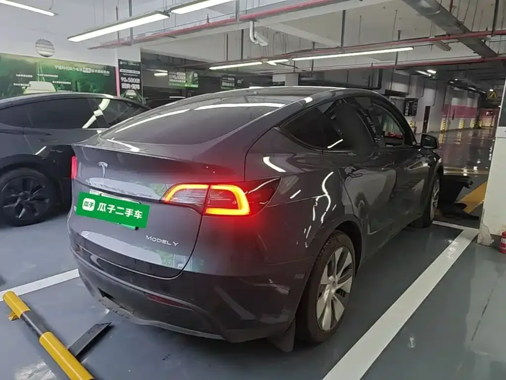 Tesla Model Y — фото 4