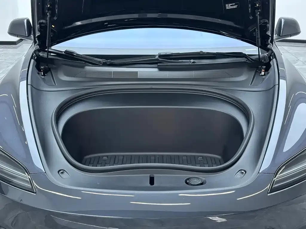 Tesla Model 3 — фото 5