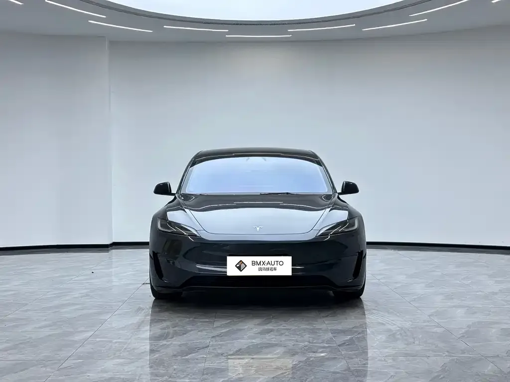 Tesla Model 3 — фото 10