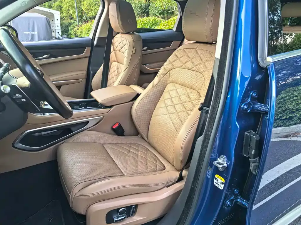 Jaguar F-PACE — фото 10