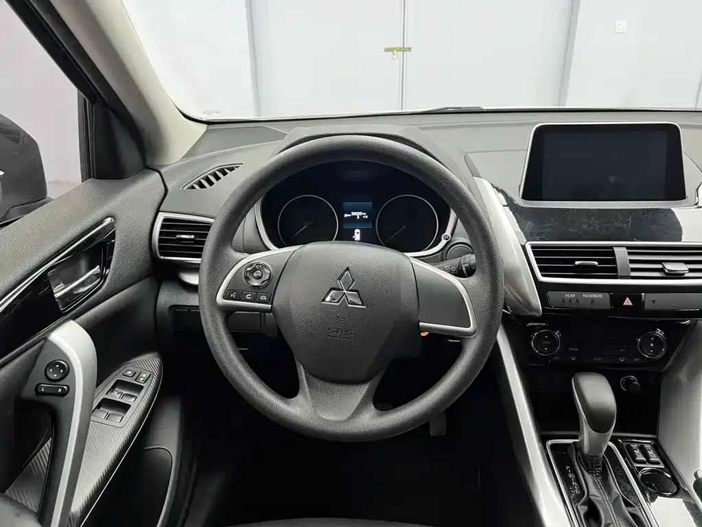 Mitsubishi Eclipse Cross — фото 7