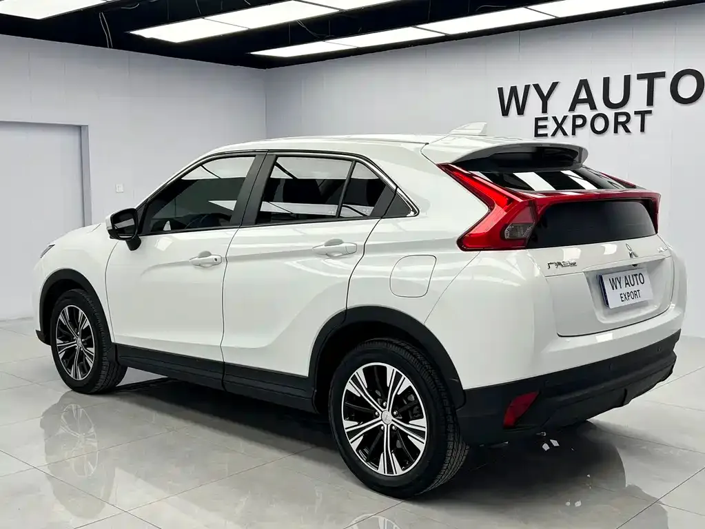 Mitsubishi Eclipse Cross — фото 8