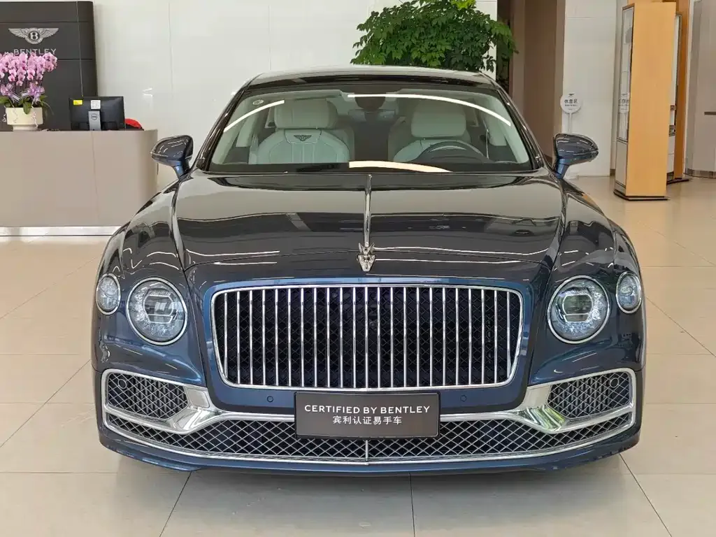 Bentley Flying Spur — фото 8