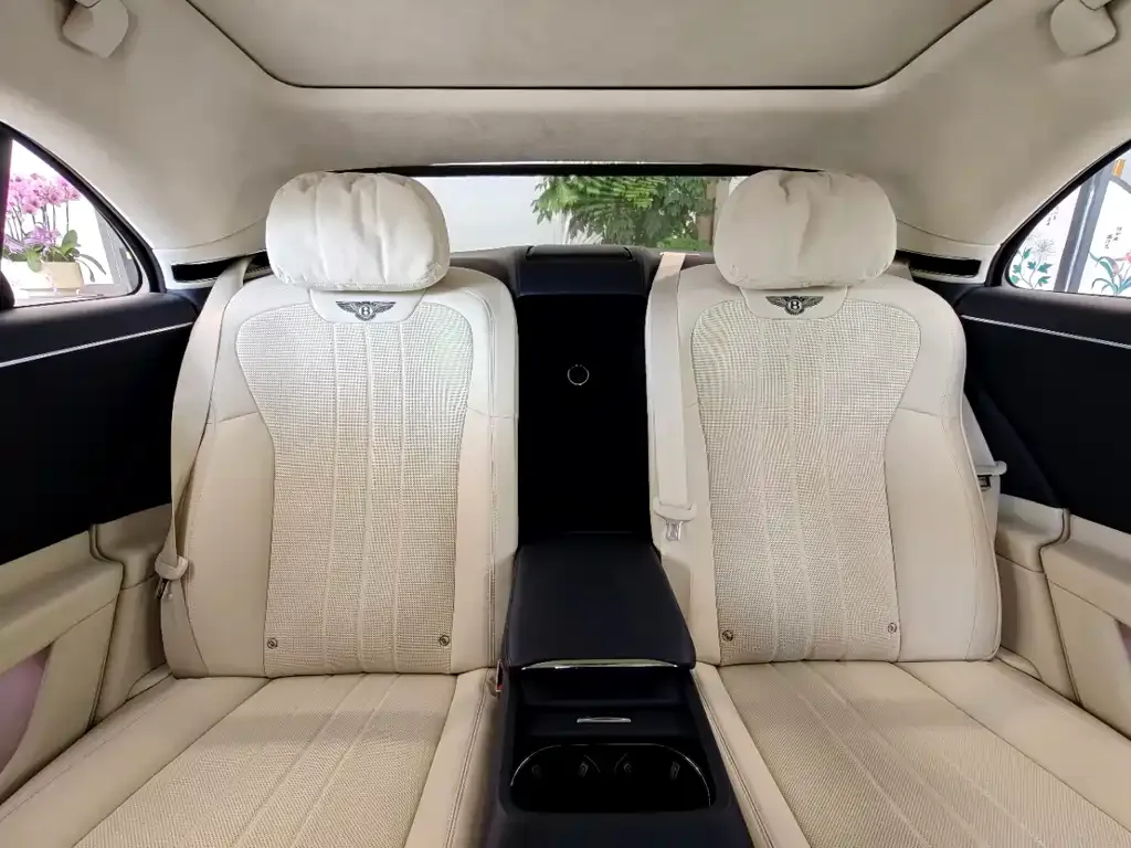 Bentley Flying Spur — фото 2