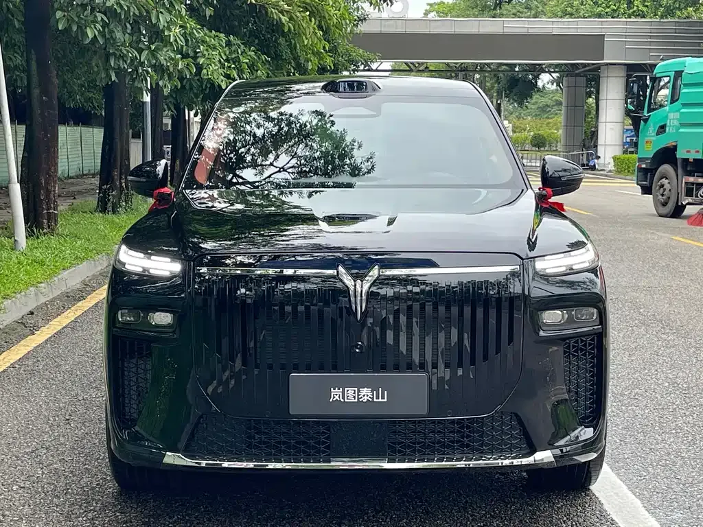 VOYAH Taishan X8 — фото 10