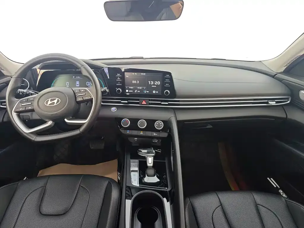 Hyundai Elantra — фото 9