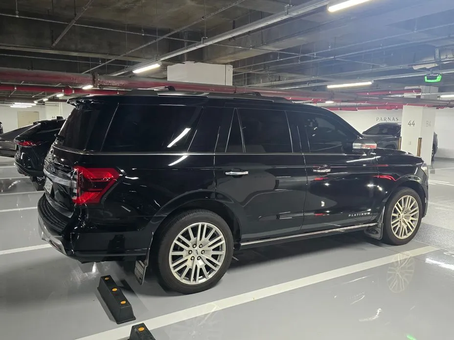 Ford Expedition — фото 10