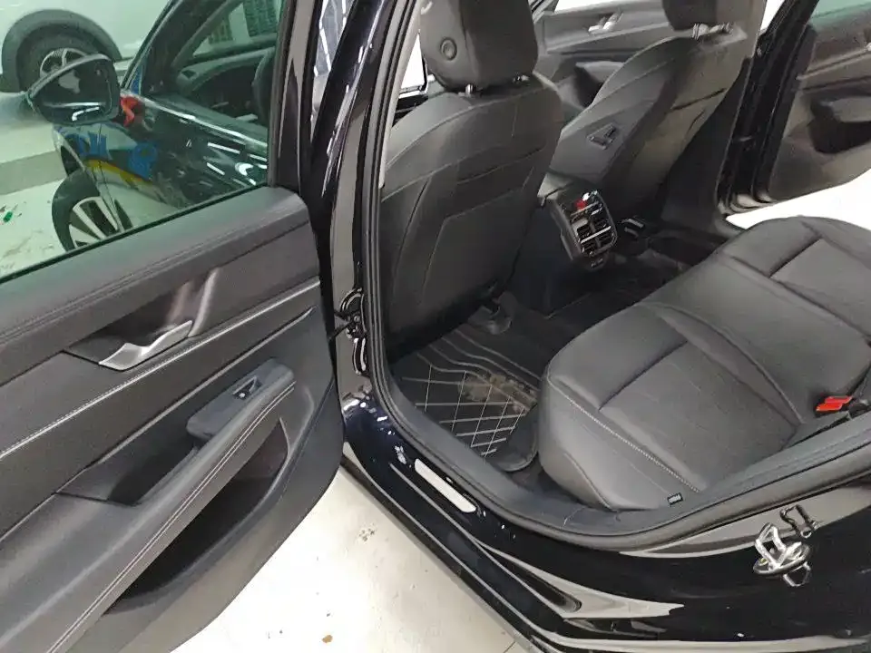 Volkswagen Passat — фото 9