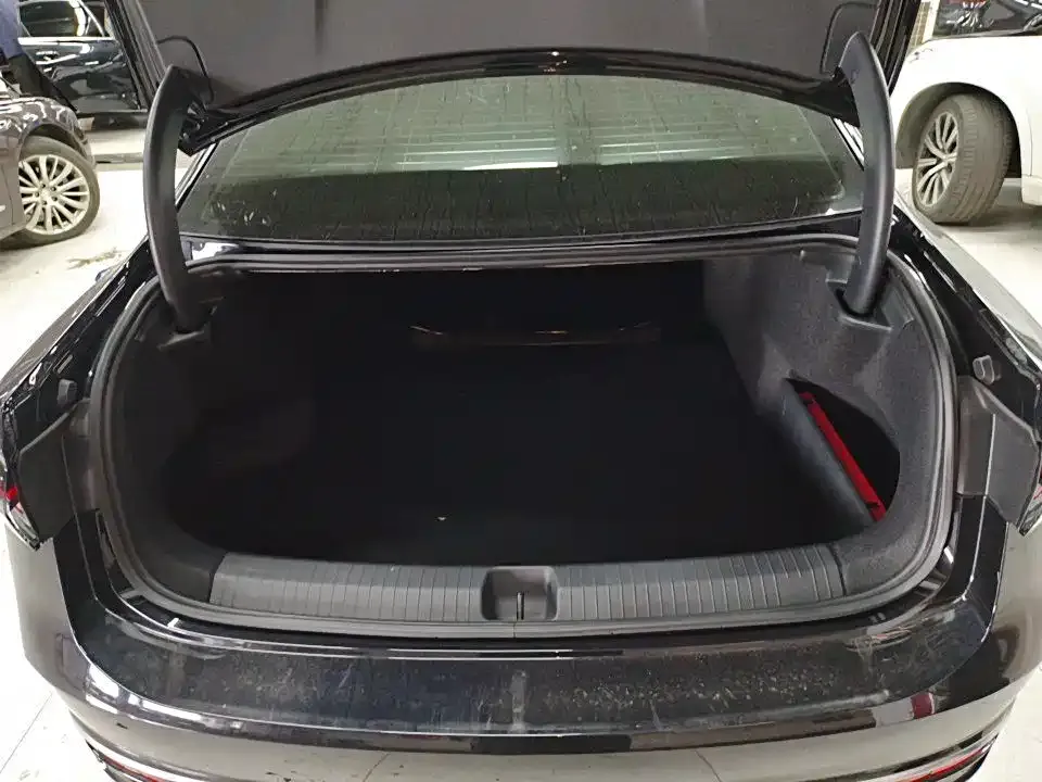 Volkswagen Passat — фото 7