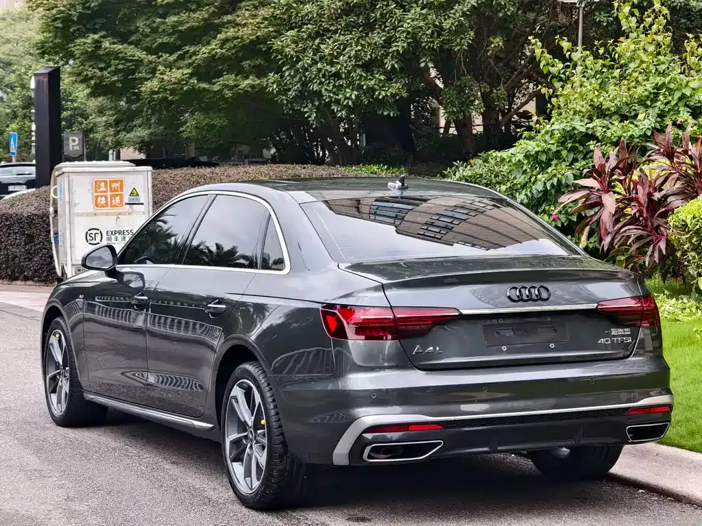 Audi A4L — фото 2