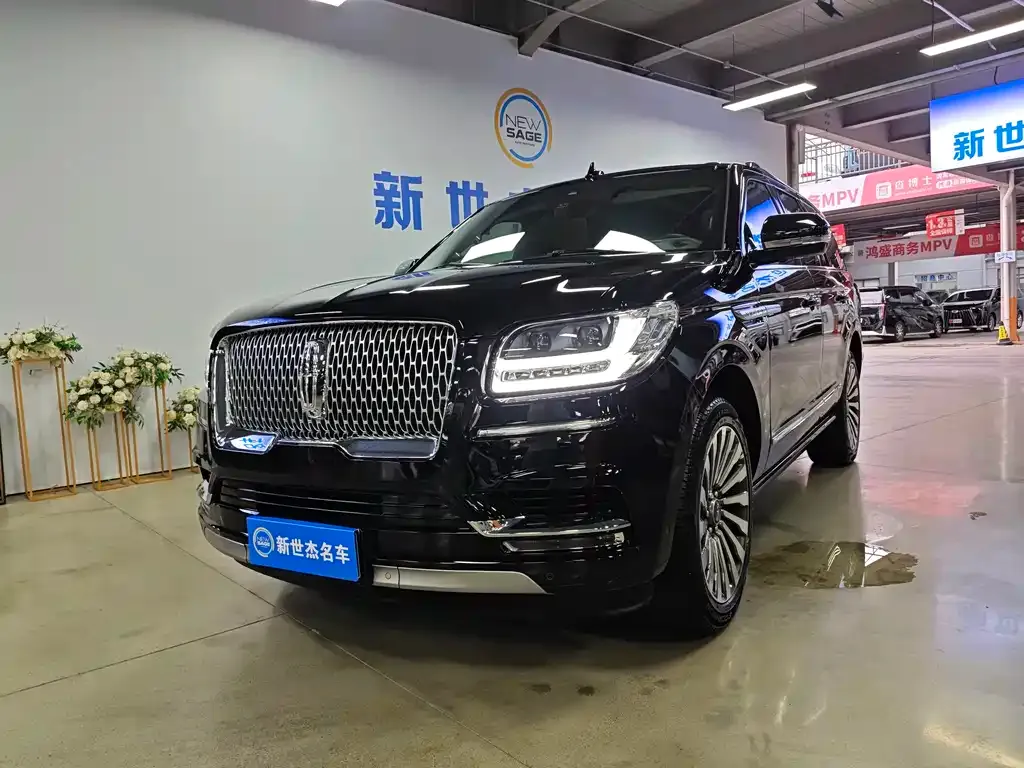 Lincoln Navigator — фото 1