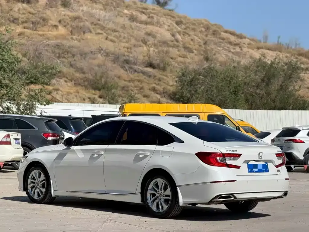Honda Accord — фото 3