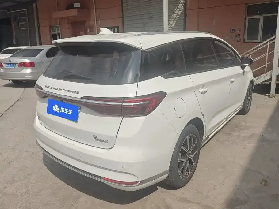 BYD MAX New Energy — фото 3