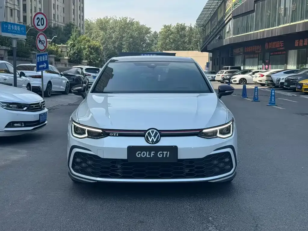 Volkswagen Golf GTI — фото 6