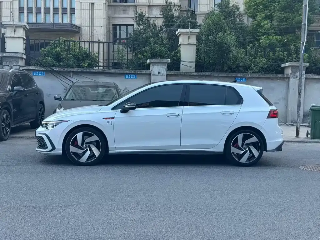 Volkswagen Golf GTI — фото 4