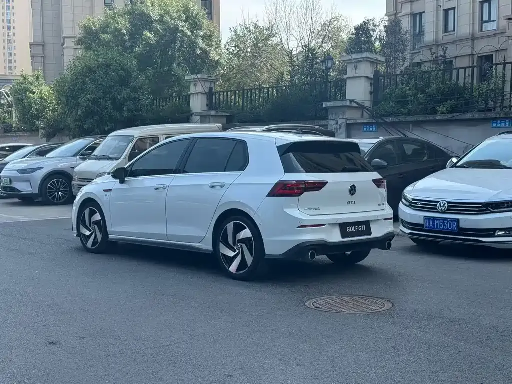 Volkswagen Golf GTI — фото 5