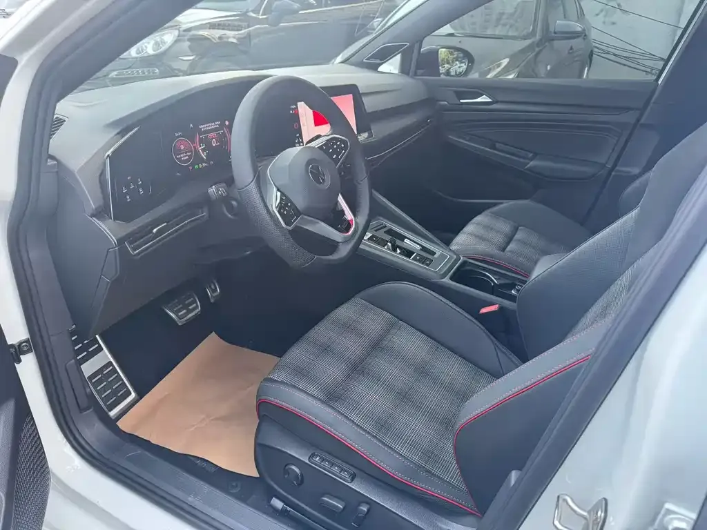 Volkswagen Golf GTI — фото 9