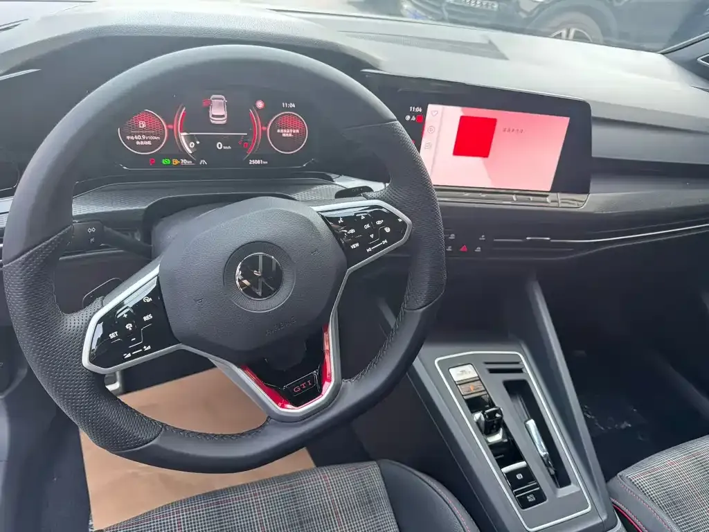 Volkswagen Golf GTI — фото 8